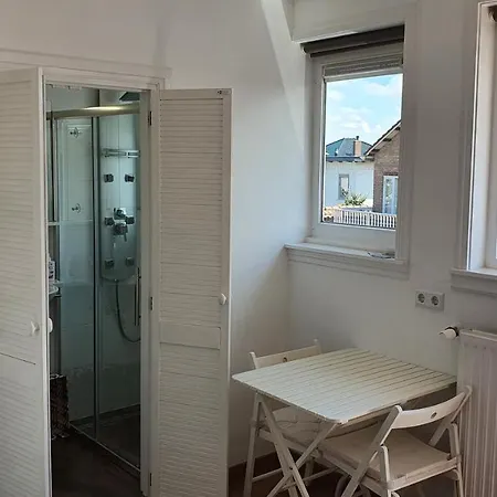 Guesthouse Zandvoort 4* زاندفورت