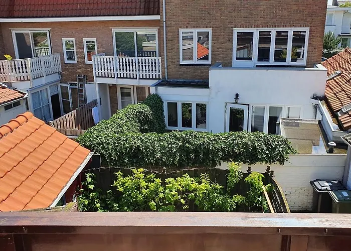 Guesthouse Zandvoort 招待所